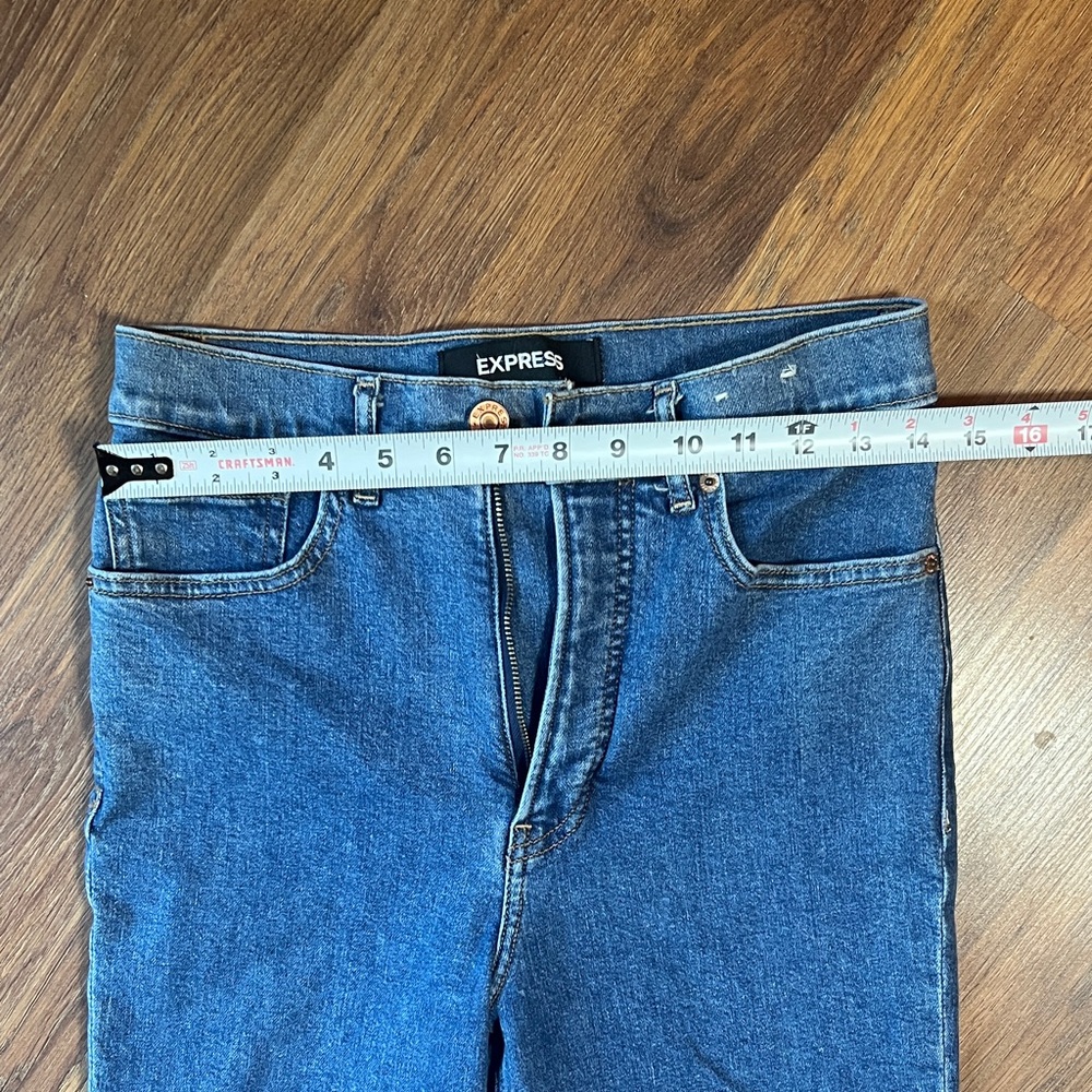 Express Distressed Ankle Jeans - Picture 3 of 9